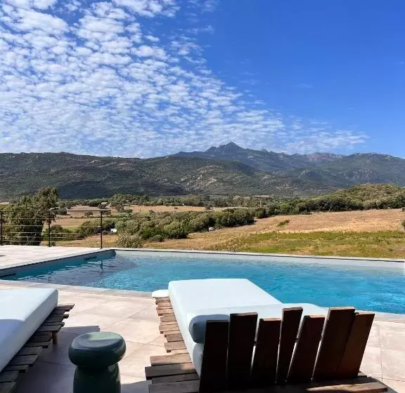 Hotelli Le Petit Hôtel De Pianottoli Caldarello