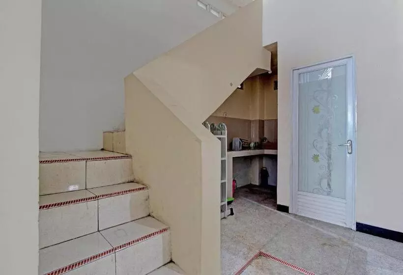 ホテル Oyo 92594 Raja Ratu Homestay