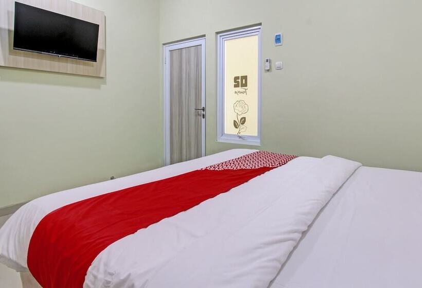Hotell Oyo 92642 Tumesa Homestay 2 Syariah