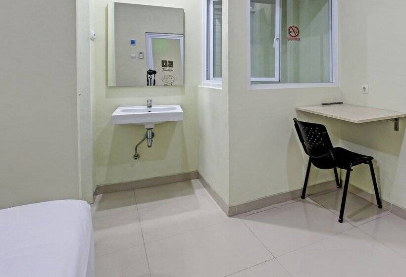 Hotell Oyo 92642 Tumesa Homestay 2 Syariah