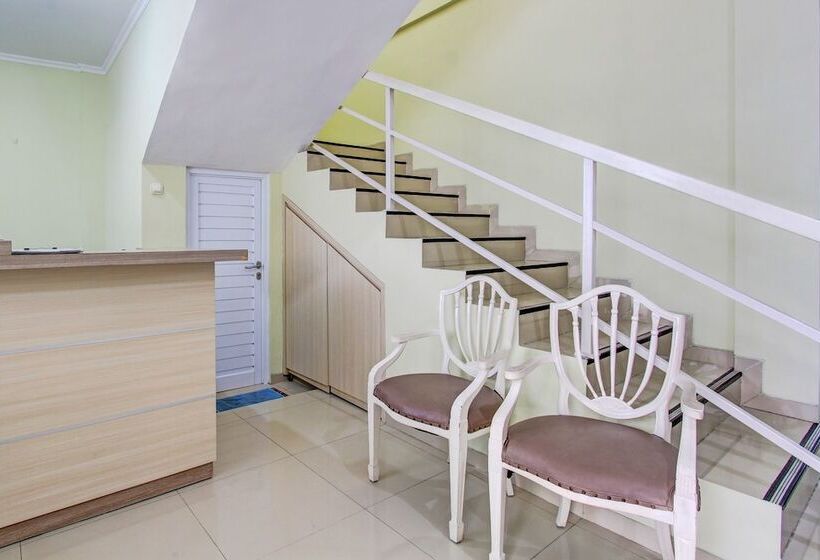 Hotell Oyo 92642 Tumesa Homestay 2 Syariah