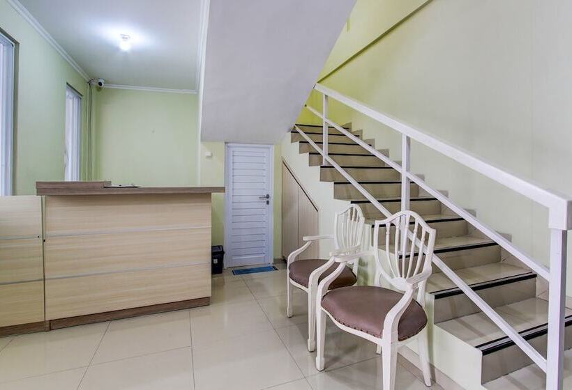 Hotell Oyo 92642 Tumesa Homestay 2 Syariah