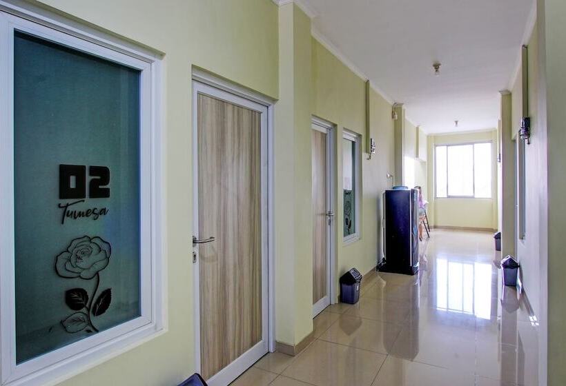 Hotell Oyo 92642 Tumesa Homestay 2 Syariah