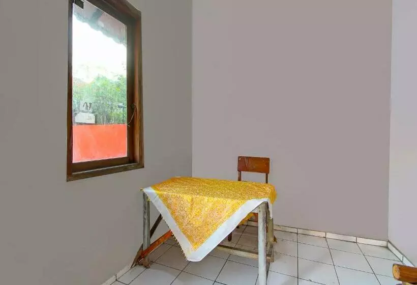 ホテル Spot On 92610 Barokah Kostel Syariah