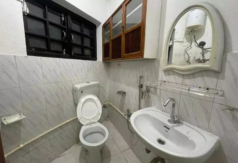 پانسیون Dzambala Home