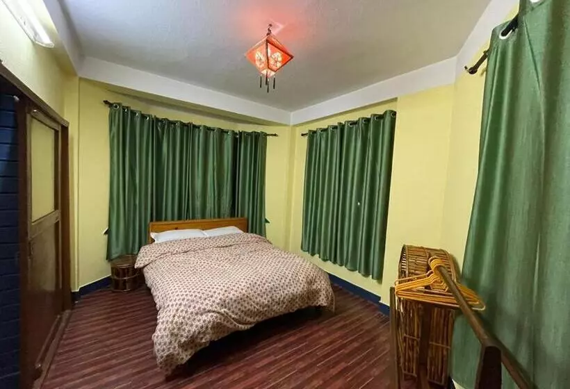 پانسیون Dzambala Home