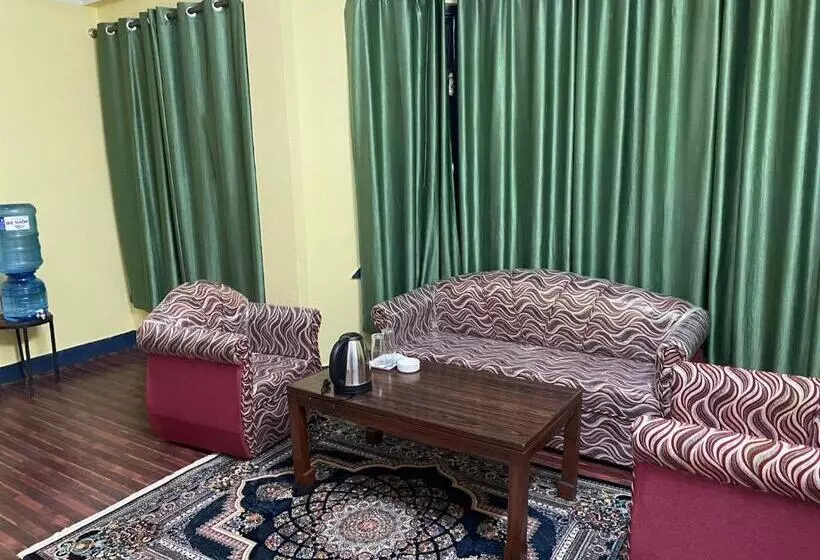 پانسیون Dzambala Home