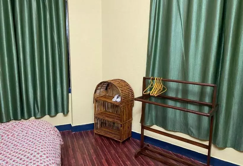 پانسیون Dzambala Home