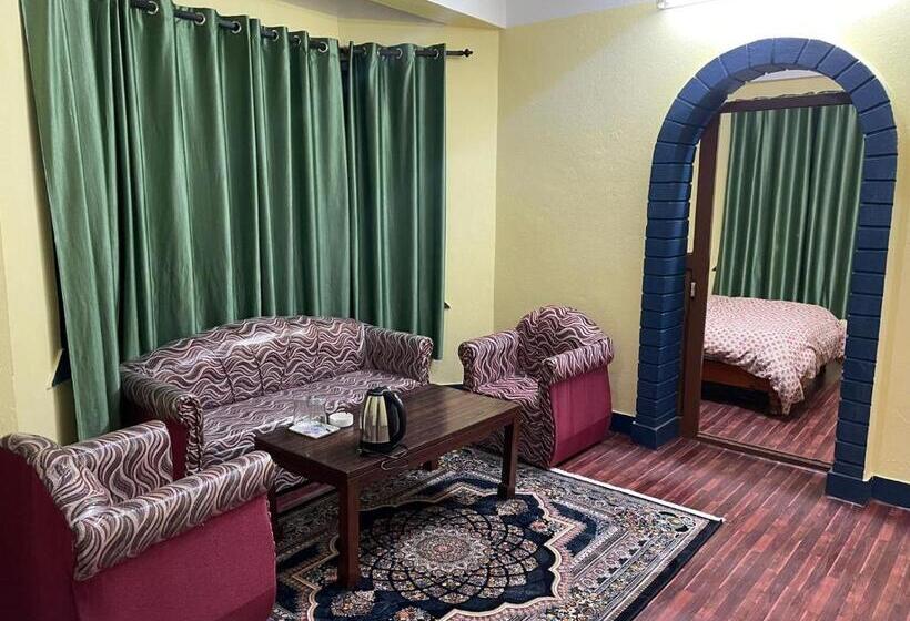 پانسیون Dzambala Home