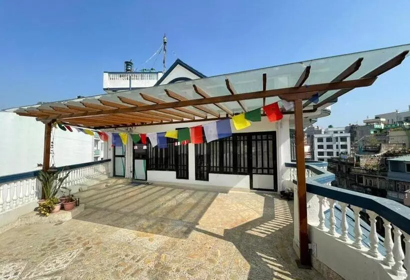 پانسیون Dzambala Home