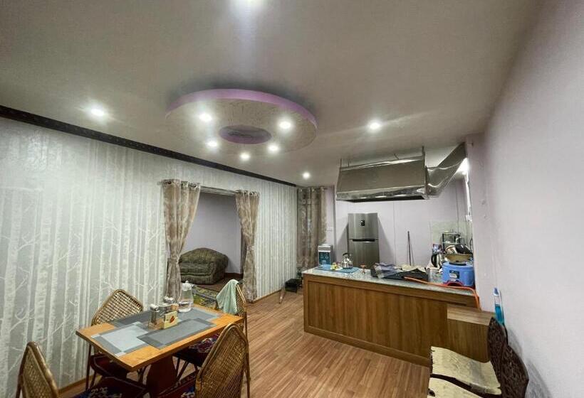 پانسیون Dzambala Home