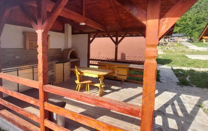 Pensiunea Micul Maramureș