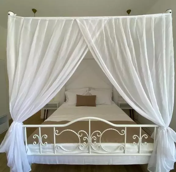 Hotelli Flora Boheme