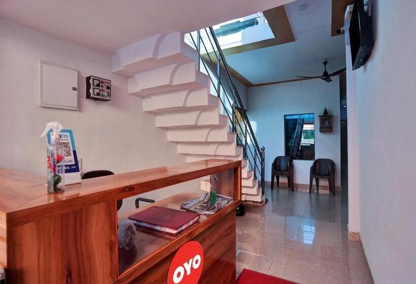 ホテル Oyo Flagship 81377 Redstone