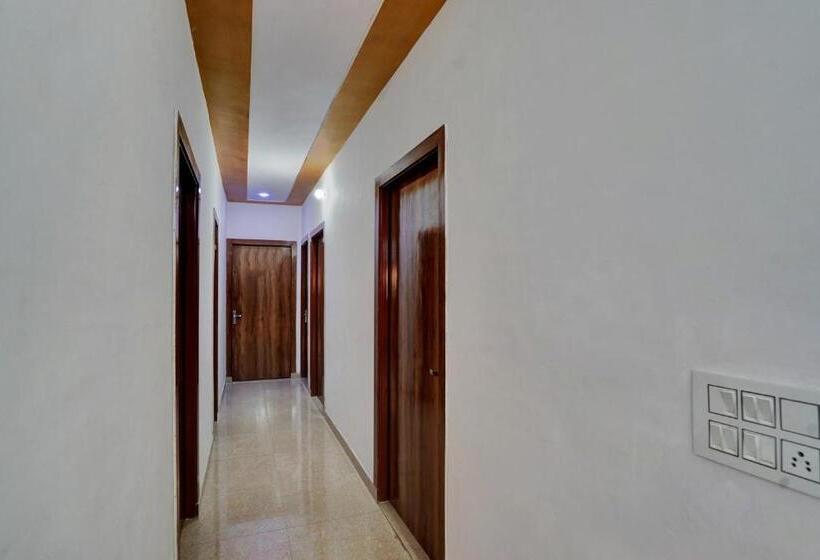 ホテル Oyo Flagship 81377 Redstone