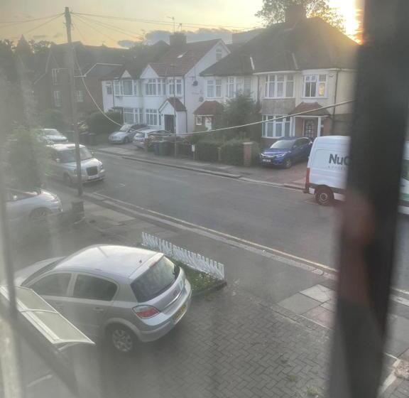 膳宿费 Edgware Rooms