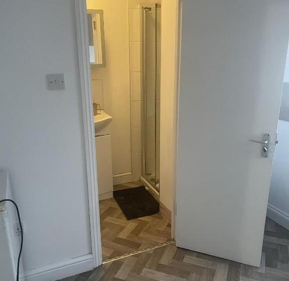 膳宿费 Edgware Rooms