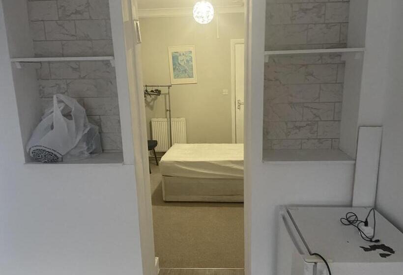 膳宿费 Edgware Rooms