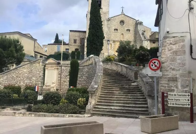 Aamiaismajoitus (B&B) La Bégude Des Alpilles