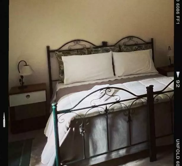 تختخواب و صبحانه Salemi Bnb