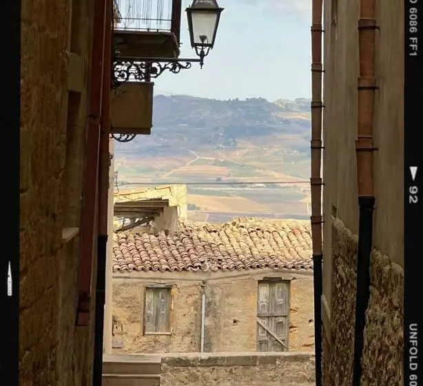 تختخواب و صبحانه Salemi Bnb