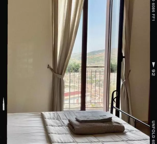 تختخواب و صبحانه Salemi Bnb