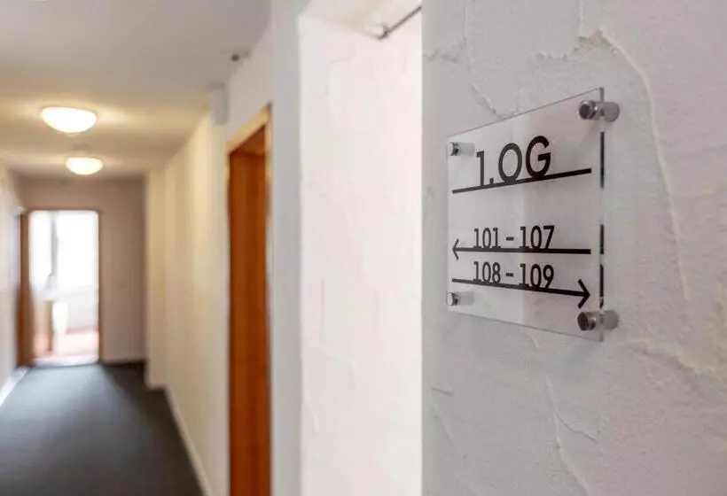 Hotelli Pension Arosa   Self Check In