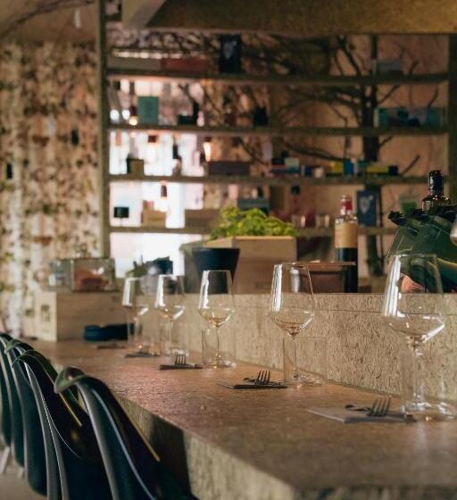 هتل Pension Arosa Self Check In