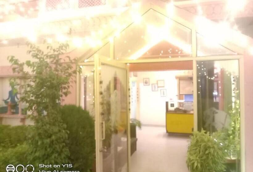 فندق Singhasan House