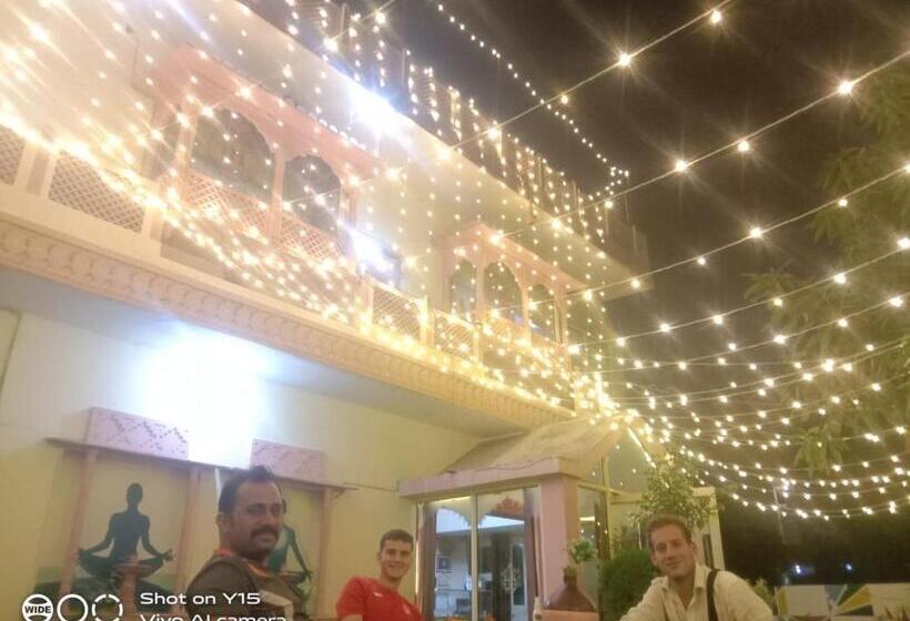 فندق Singhasan House