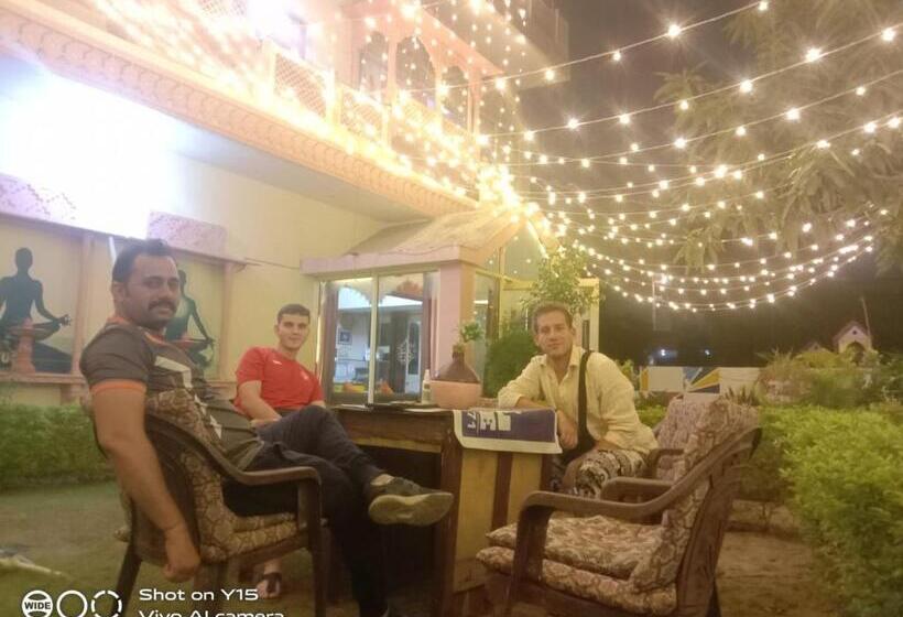 فندق Singhasan House