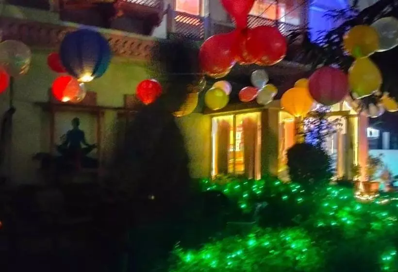 ホテル Singhasan House
