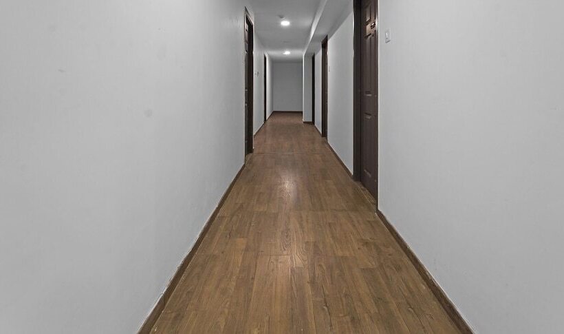 Hotel Super Collection O Omr Perungudi