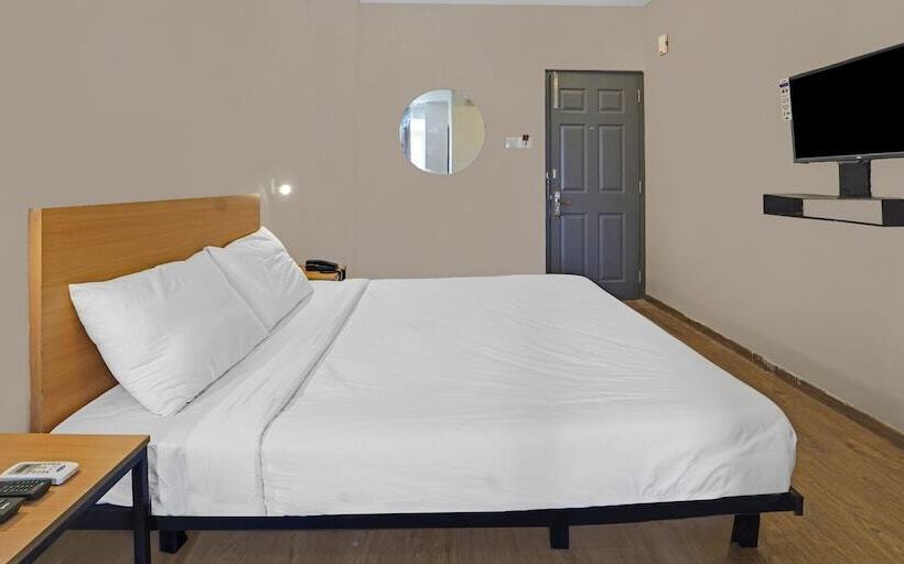 Hotel Super Collection O Omr Perungudi