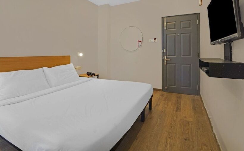 Hotel Super Collection O Omr Perungudi