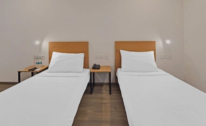 Hotel Super Collection O Omr Perungudi