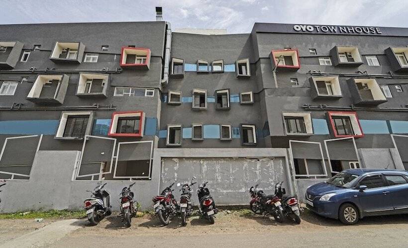 Hotel Super Collection O Omr Perungudi