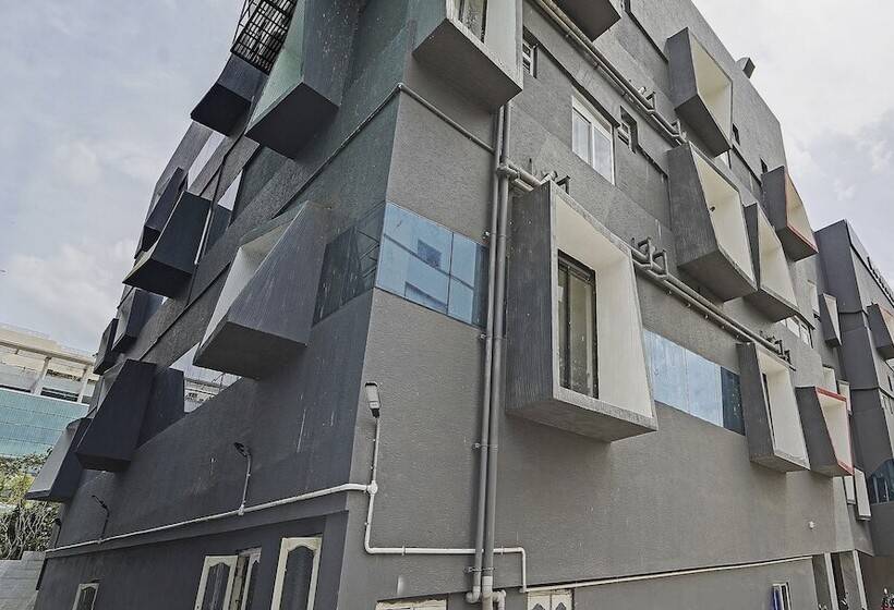 Hotel Super Collection O Omr Perungudi