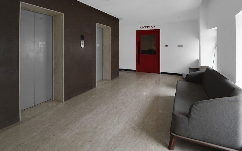 Hotel Super Collection O Omr Perungudi