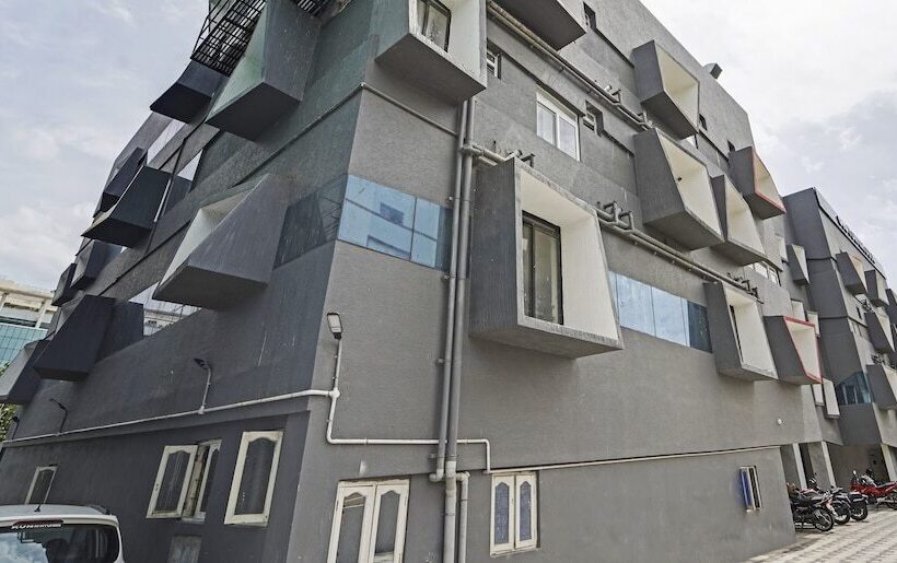 Hotel Super Collection O Omr Perungudi