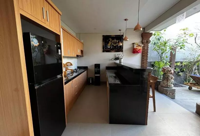 پانسیون Cecillia Guesthouse Canggu