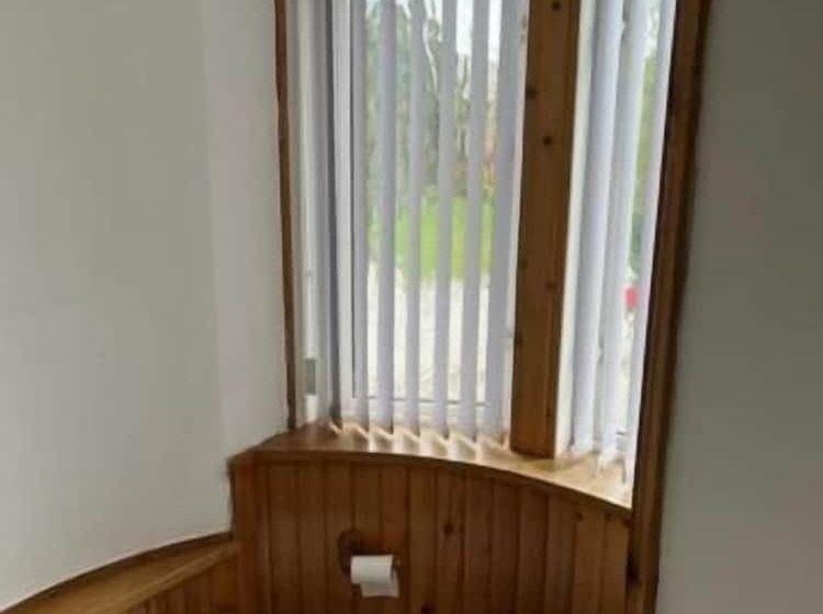 پانسیون Duchally House