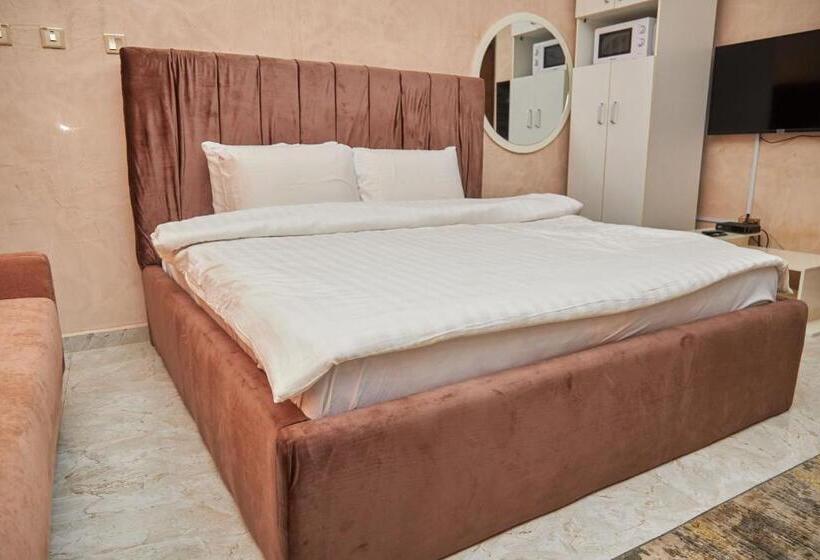 پانسیون Nnpc House 43