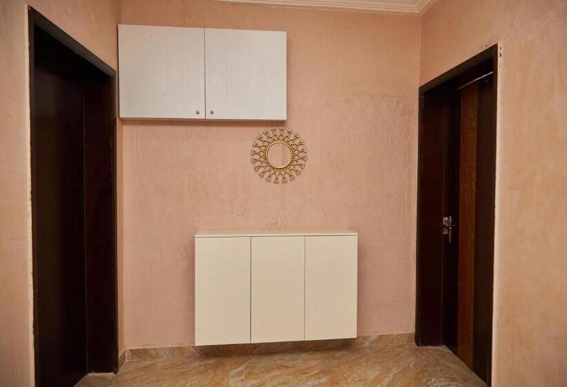 پانسیون Nnpc House 43