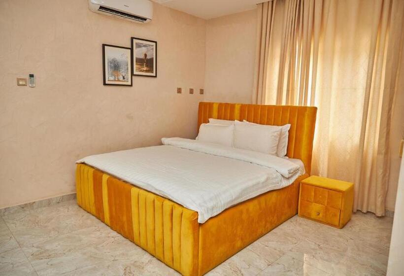 پانسیون Nnpc House 43