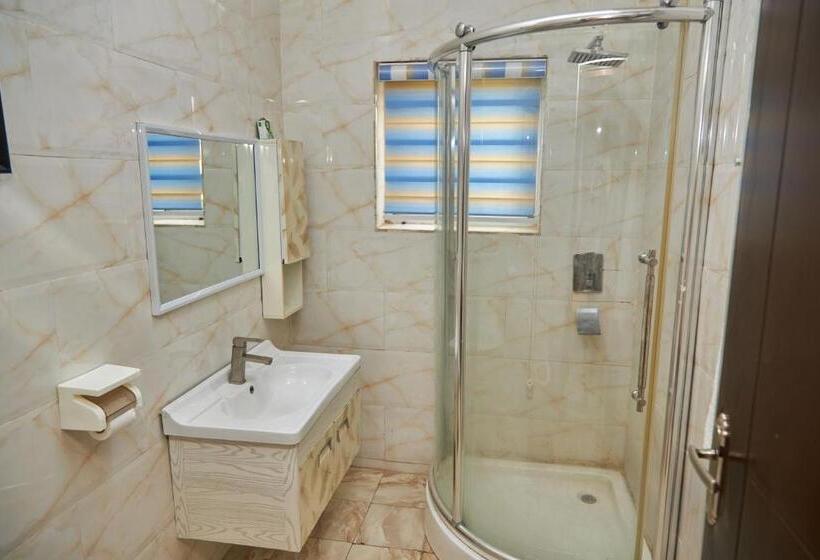 پانسیون Nnpc House 43