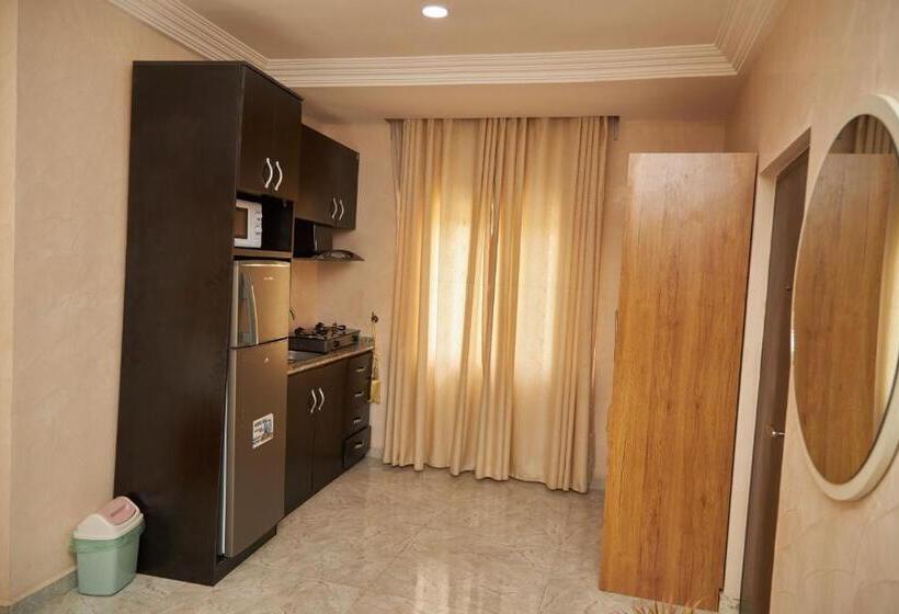 پانسیون Nnpc House 43