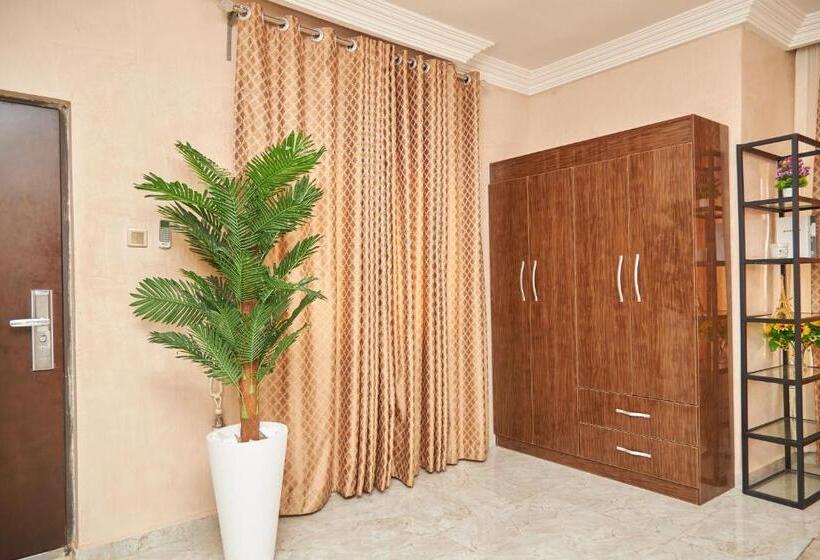 پانسیون Nnpc House 43