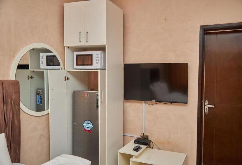 پانسیون Nnpc House 43