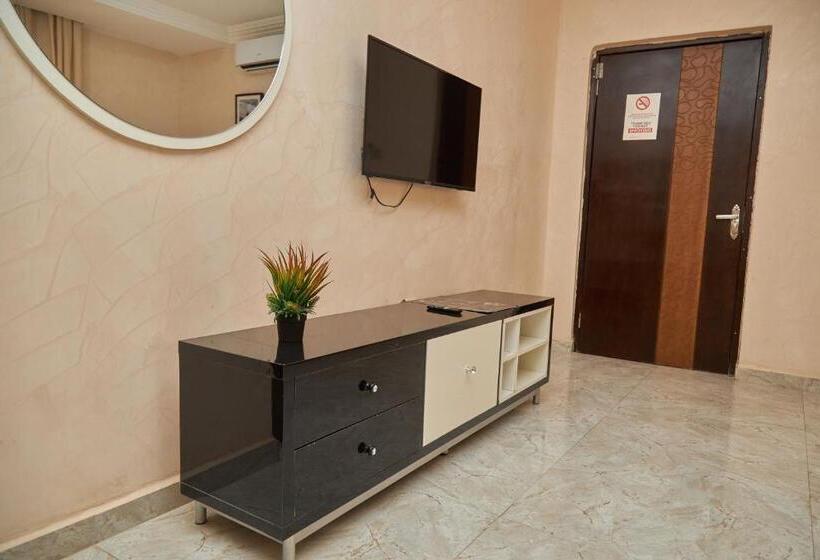 پانسیون Nnpc House 43